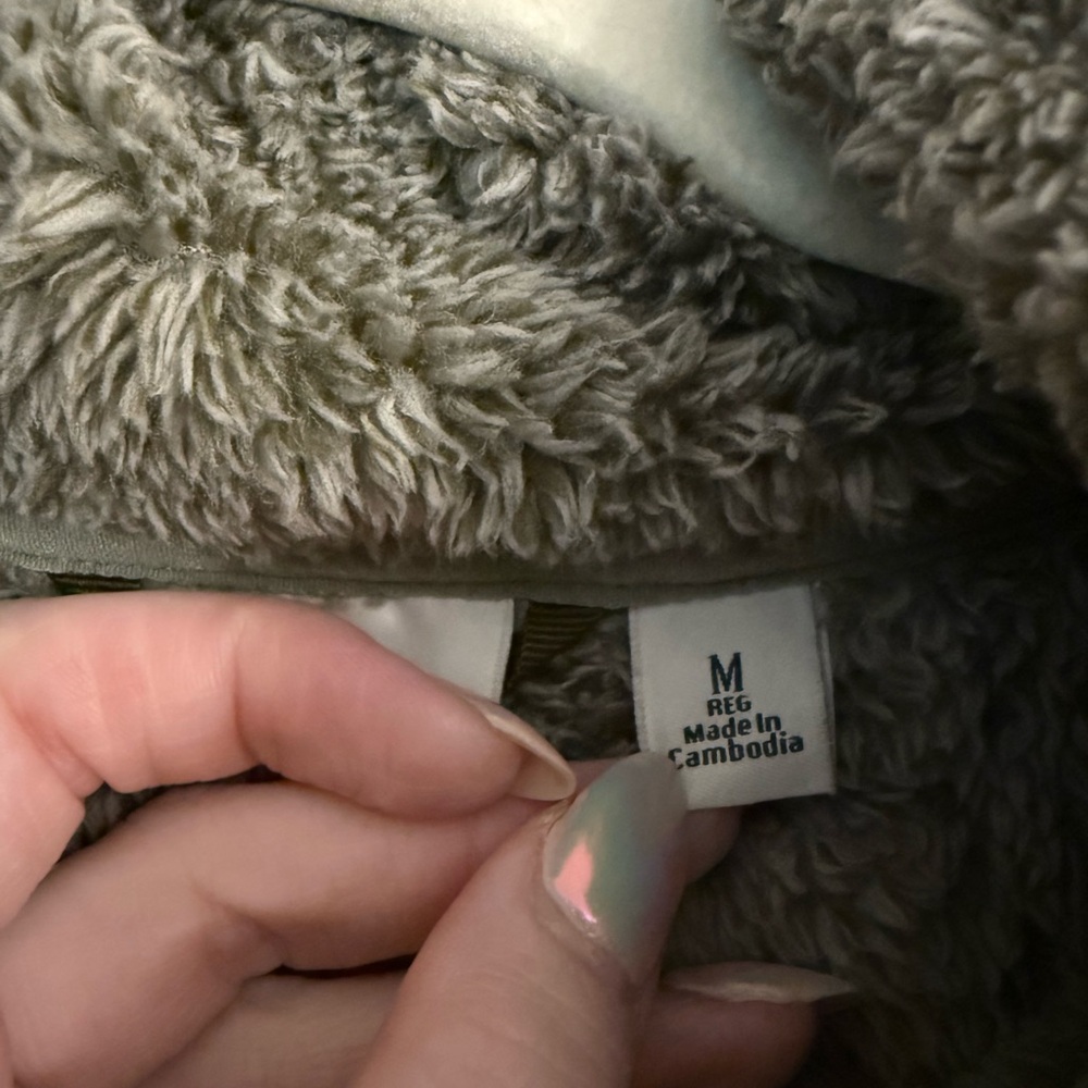 Hi-Pile Fleece Pullover - LL Bean - Picture 4 of 7